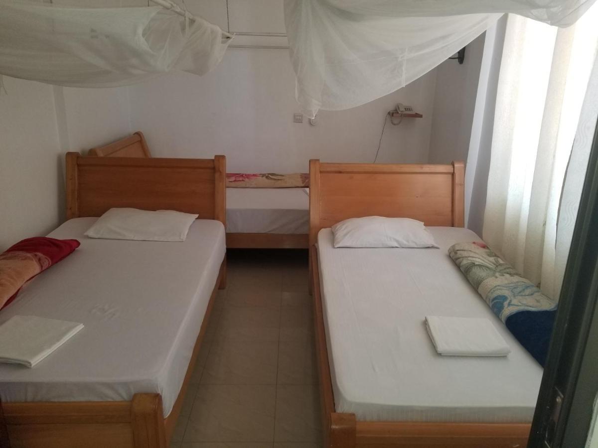 Hotel Buffalo Moshi Bagian luar foto